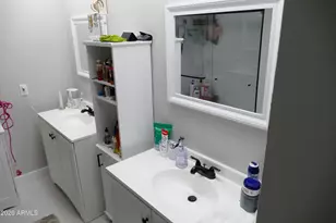 9238 N 47th Dr N, Glendale, AZ 85302 - Photo 35