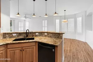 5929 W Park View Ln, Glendale, AZ 85310 - Photo 13