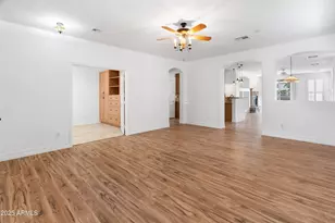 5929 W Park View Ln, Glendale, AZ 85310 - Photo 9