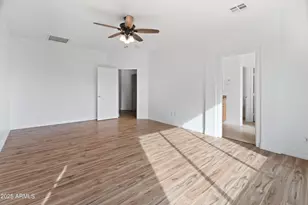 5929 W Park View Ln, Glendale, AZ 85310 - Photo 23