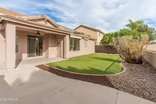 5929 W Park View Ln, Glendale, AZ 85310 - Photo 5