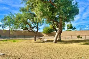 8916 W Cherry Hills Dr, Peoria, AZ 85345 - Photo 49