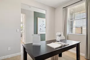 5870 E Zachary Dr, Phoenix, AZ 85054 - Photo 13