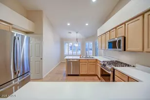 11001 W Yukon Dr, Peoria, AZ 85373 - Photo 5