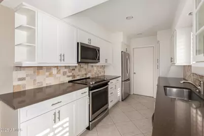 9871 W Country Club Court, Sun City, AZ 85373 - Photo 15