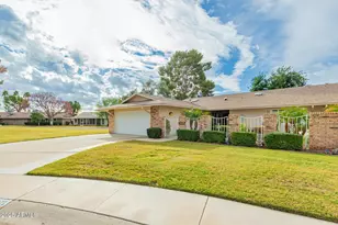 9871 W Country Club Ct, Sun City, AZ 85373 - Photo 3