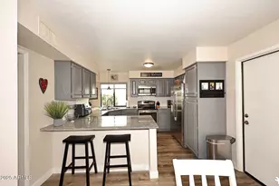 9270 N 100th Pl, Scottsdale, AZ 85258 - Photo 17