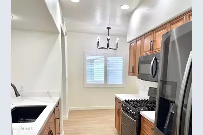 7401 W Arrowhead Clubhouse Drive #1015, Glendale, AZ 85308 - Photo 5