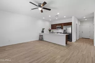 2842 E Tracy Ln, Phoenix, AZ 85032 - Photo 9