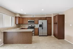 2901 W Muriel Dr, Phoenix, AZ 85053 - Photo 9