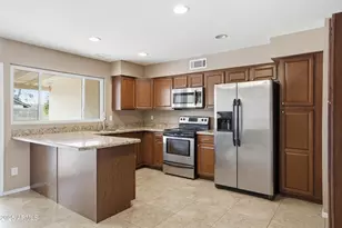 2901 W Muriel Dr, Phoenix, AZ 85053 - Photo 7