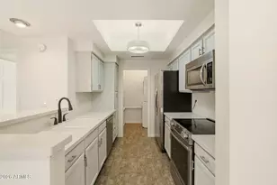 5640 E Bell Rd, Scottsdale, AZ 85254 - Photo 11