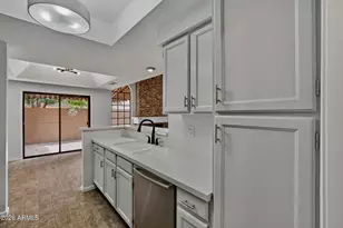 5640 E Bell Rd, Scottsdale, AZ 85254 - Photo 9