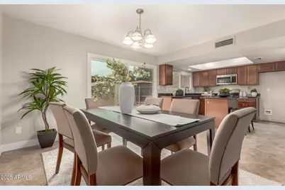 8056 N 31st Lane, Phoenix, AZ 85051 - Photo 7