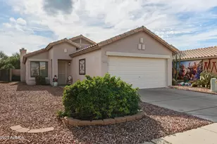 2105 E Robin Ln, Phoenix, AZ 85024 - Photo 13