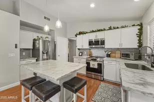 2105 E Robin Ln, Phoenix, AZ 85024 - Photo 1