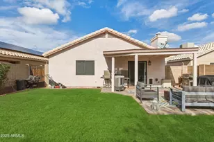 2105 E Robin Ln, Phoenix, AZ 85024 - Photo 11