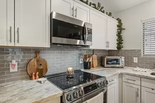 2105 E Robin Ln, Phoenix, AZ 85024 - Photo 9