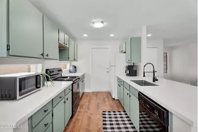 1639 E Aire Libre Avenue, Phoenix, AZ 85022 - Photo 15