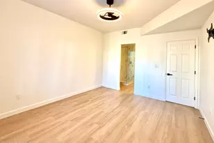 7401 W Arrowhead Clubhouse Dr, Glendale, AZ 85308 - Photo 9