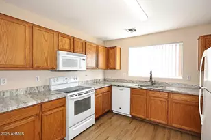 10532 W Pomo St, Tolleson, AZ 85353 - Photo 11