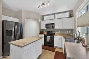 1444 S Longspur Ln, Gilbert, AZ 85296 - Photo 7