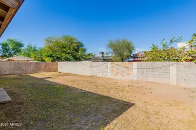 5028 W Roanoke Avenue, Phoenix, AZ 85035 - Photo 5