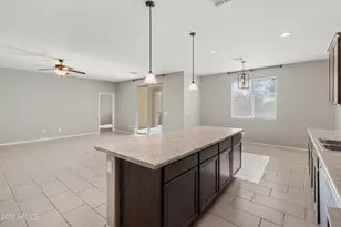 10257 W Lawrence Ln, Peoria, AZ 85345 - Photo 9