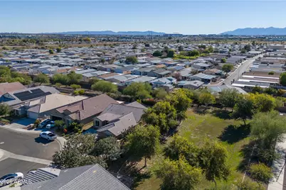 10257 W Lawrence Lane, Peoria, AZ 85345 - Photo 19