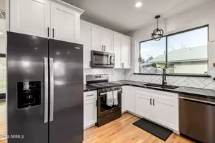 2110 North 25th Pl, Phoenix, AZ 85008 - Photo 3