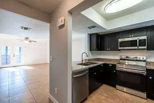 1601 W Sunnyside Dr, Phoenix, AZ 85029 - Photo 5