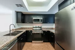 1601 W Sunnyside Dr, Phoenix, AZ 85029 - Photo 9