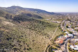 1601 W Sunnyside Dr, Phoenix, AZ 85029 - Photo 49