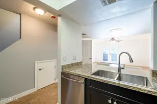 1601 W Sunnyside Dr, Phoenix, AZ 85029 - Photo 11