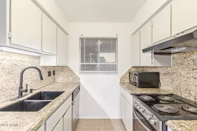 511 W Blackhawk Drive #4, Phoenix, AZ 85027 - Photo 17