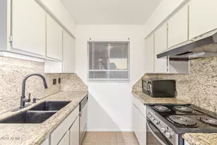 511 W Blackhawk Dr, Phoenix, AZ 85027 - Photo 17