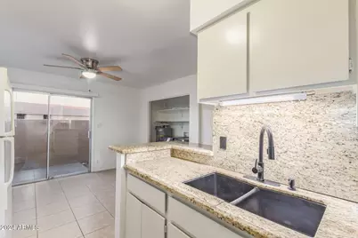 511 W Blackhawk Drive #4, Phoenix, AZ 85027 - Photo 19