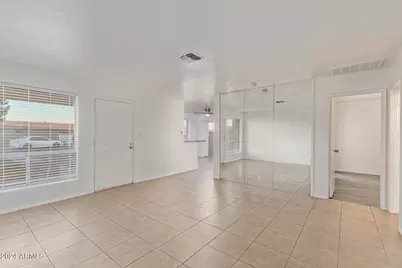 511 W Blackhawk Drive #4, Phoenix, AZ 85027 - Photo 7