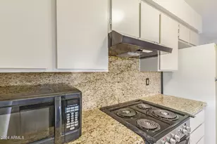 511 W Blackhawk Dr, Phoenix, AZ 85027 - Photo 17