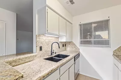 511 W Blackhawk Drive #Unit 4, Phoenix, AZ 85027 - Photo 15