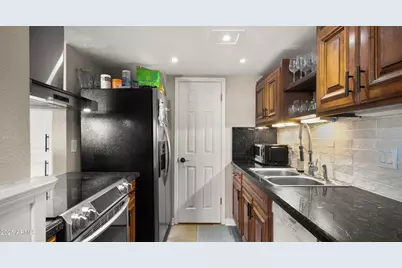 8135 N 32nd Drive, Phoenix, AZ 85051 - Photo 5