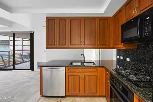 7137 E Rancho Vista Dr, Scottsdale, AZ 85251 - Photo 11