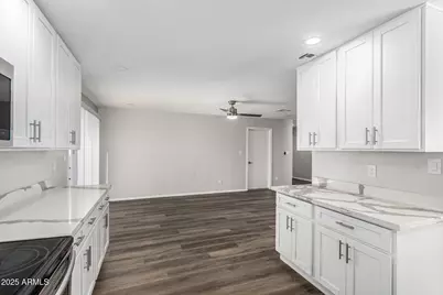 5553 W Hartford Avenue, Glendale, AZ 85308 - Photo 19