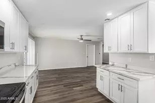 5553 W Hartford Ave, Glendale, AZ 85308 - Photo 19