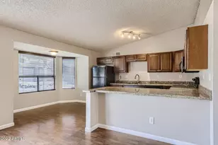 330 W Morrow Dr, Phoenix, AZ 85027 - Photo 5