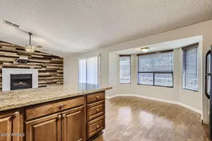 330 W Morrow Dr, Phoenix, AZ 85027 - Photo 7