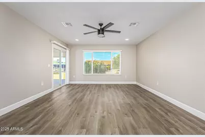 9938 W Willowcreek Circle, Sun City, AZ 85373 - Photo 7