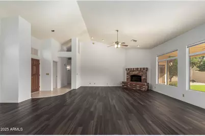 9007 W Kerry Lane, Peoria, AZ 85382 - Photo 7