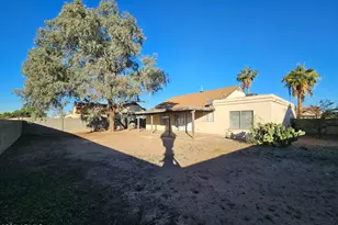 7027 W Cherry Hills Dr, Peoria, AZ 85345 - Photo 11