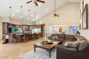 11621 S Blackfoot Dr, Phoenix, AZ 85044 - Photo 9